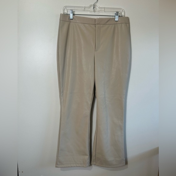 NWT JOE FRESH FAUX LEATHER WOMEN PANTS IN CREAM COLOUR SIZE 10 - Picture 3 of 10